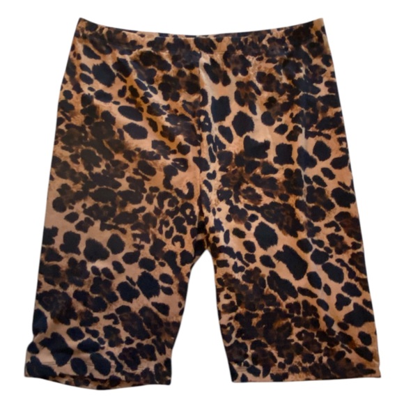Zenana Outfitters Leopard Print Bike Shorts - Picture 1 of 4